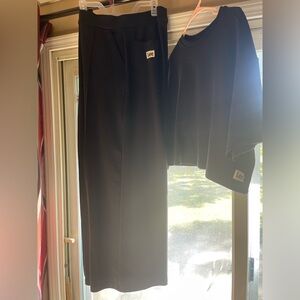 Lee wide leg jogging suit wears beautifully